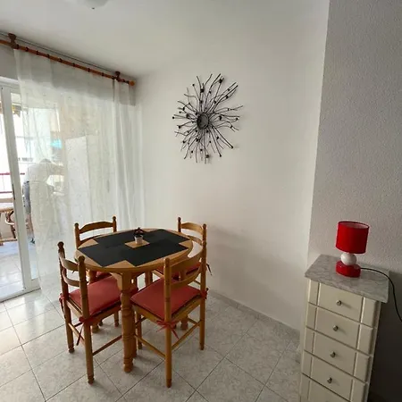 Monserrat アパート トレビエハ