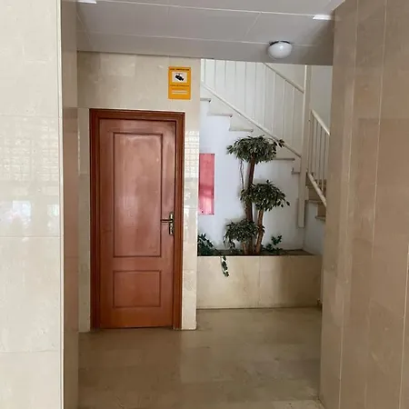 アパート Monserrat トレビエハ